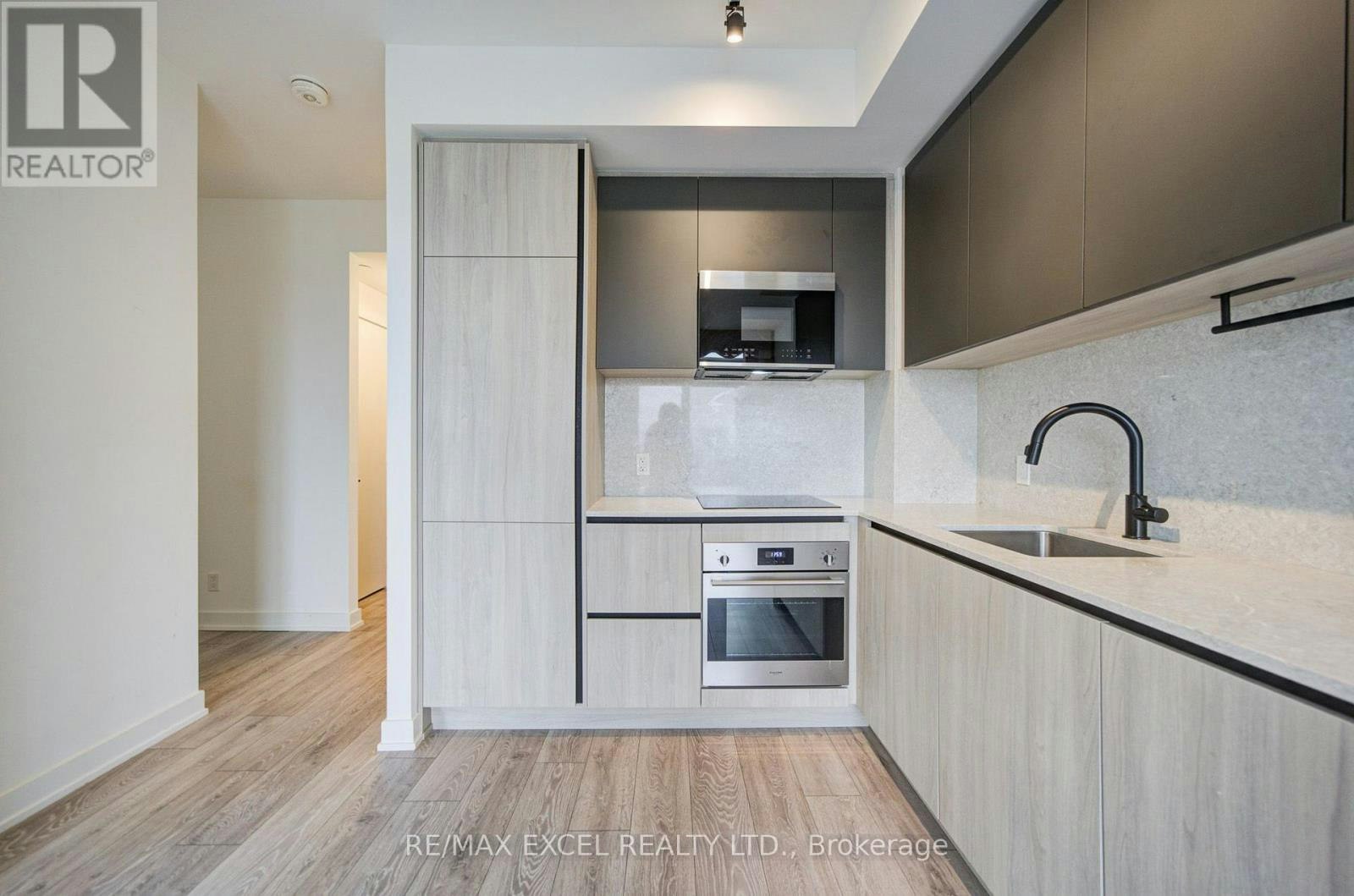 1818-108 Peter Street, Toronto, ON, M5V 2G7 - 17