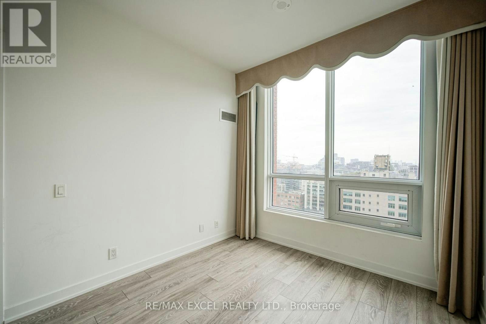 1818-108 Peter Street, Toronto, ON, M5V 2G7 - 27
