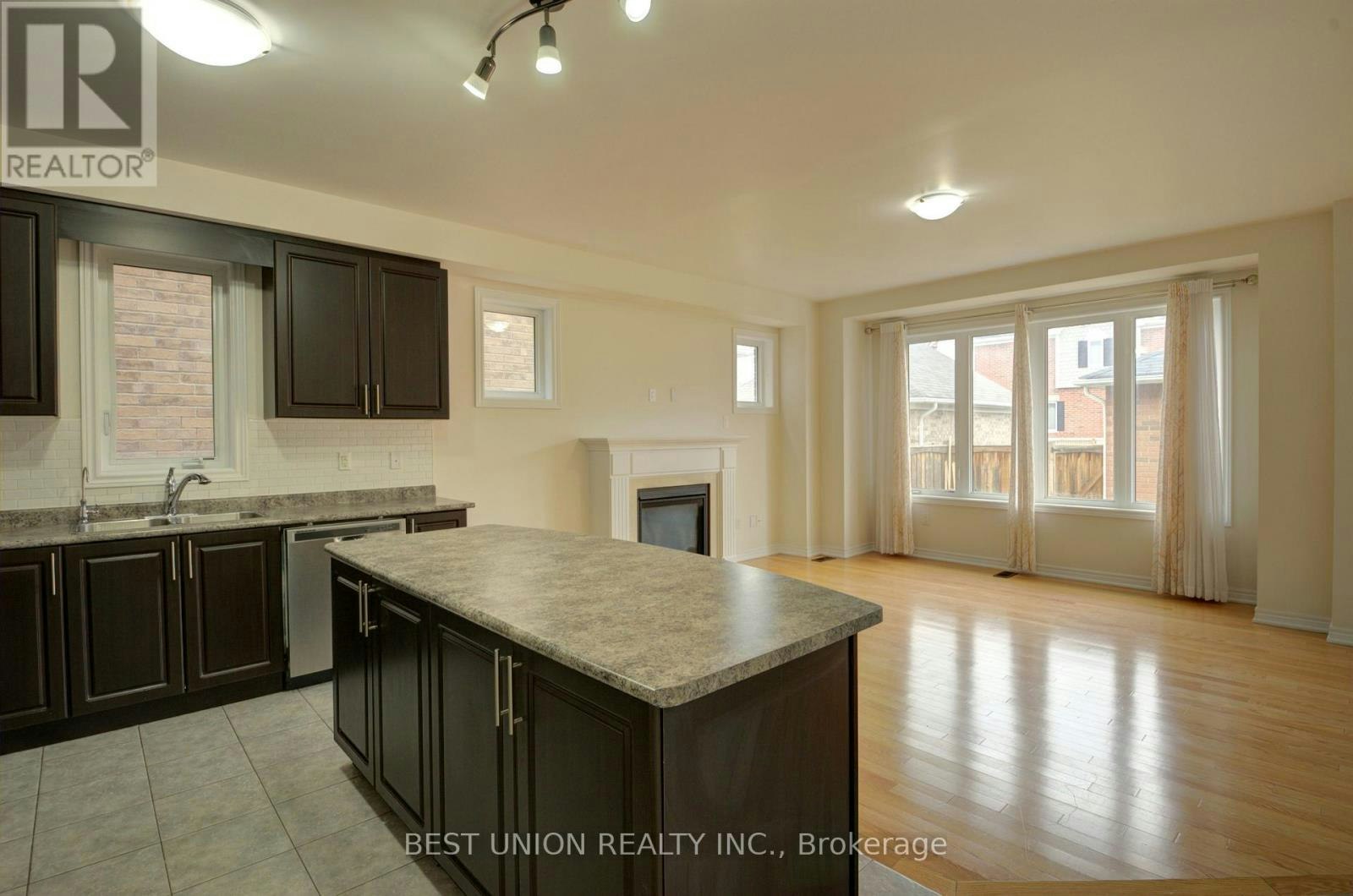 196 Donald Sim Avenue, Markham, ON, L6B 0Z1 - 5