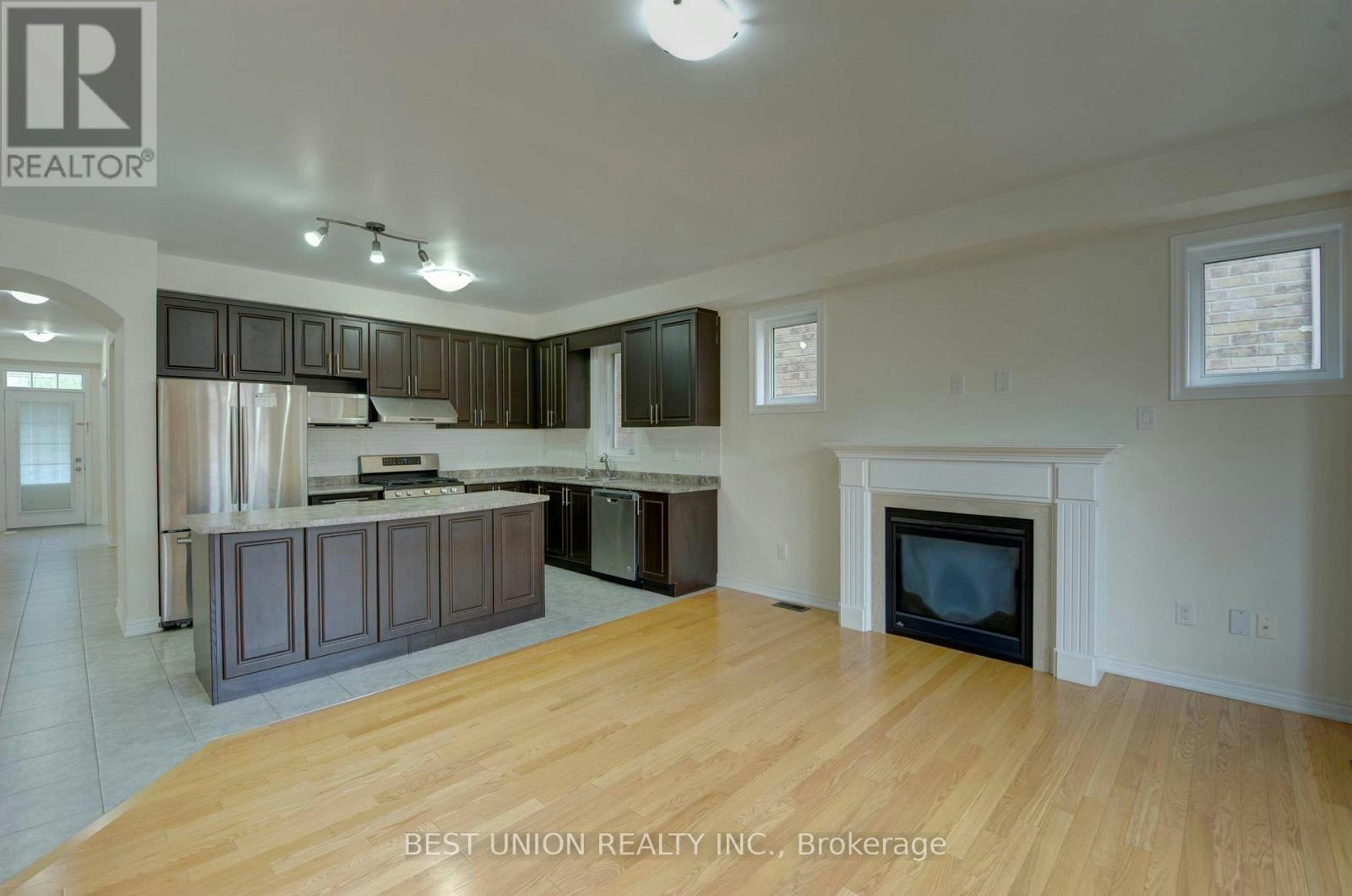 196 Donald Sim Avenue, Markham, ON, L6B 0Z1 - 4
