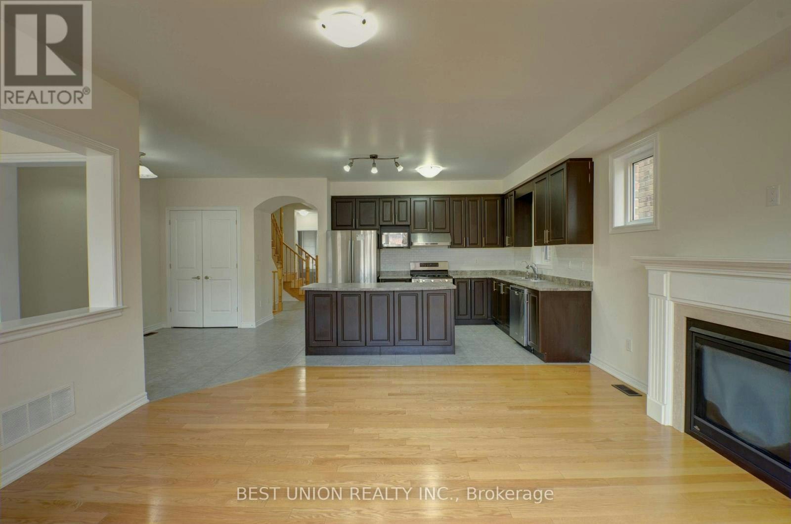 196 Donald Sim Avenue, Markham, ON, L6B 0Z1 - 3