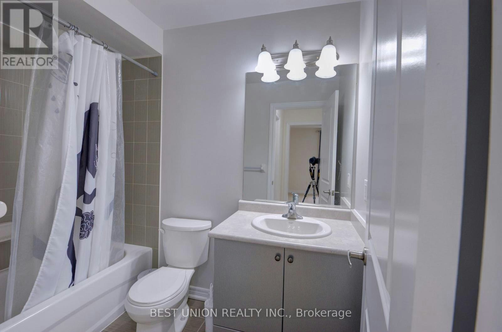 196 Donald Sim Avenue, Markham, ON, L6B 0Z1 - 18