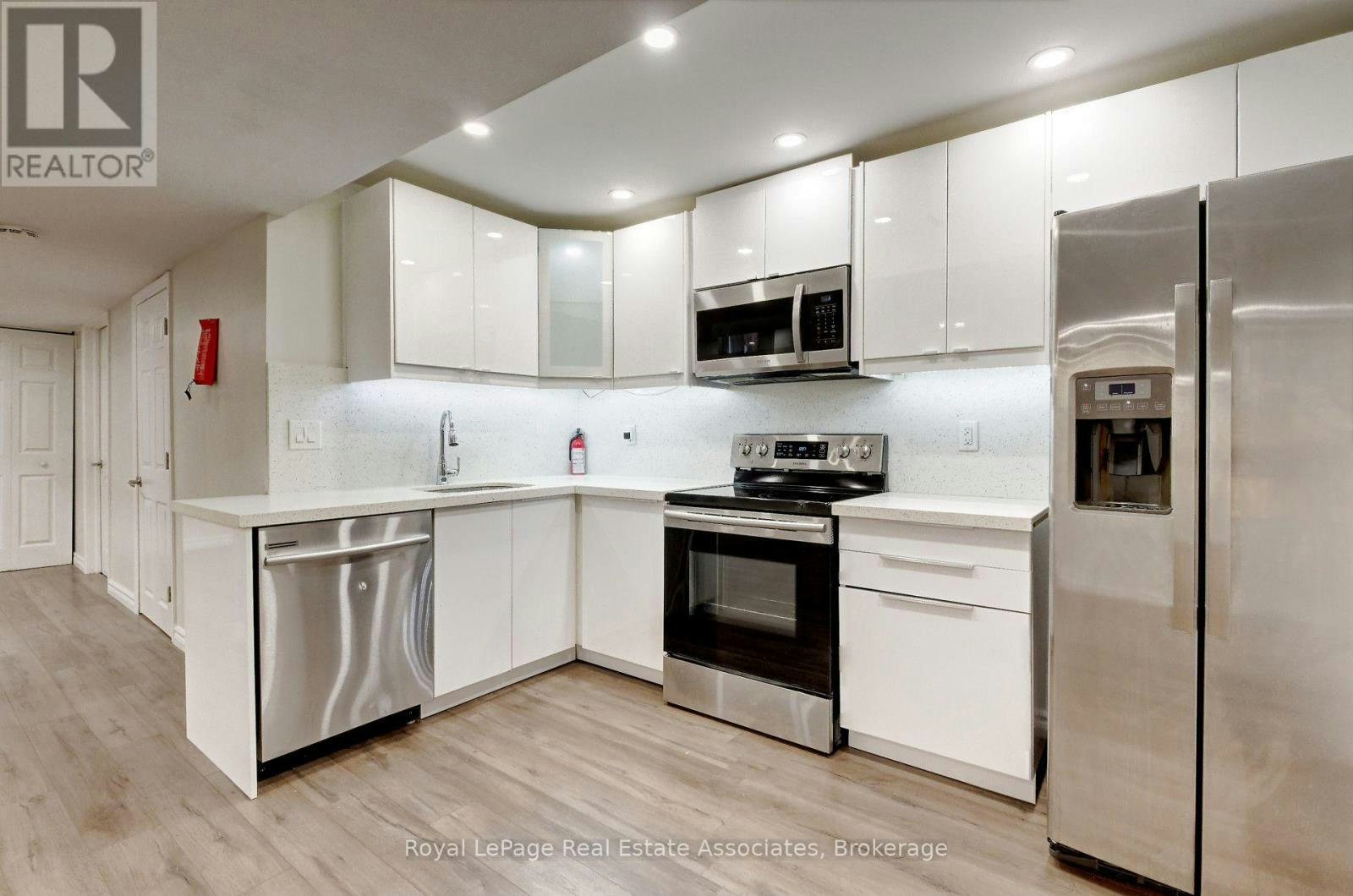 LOWER-41 Greenview Circle, Vaughan, ON, L6A 0B5 - 11