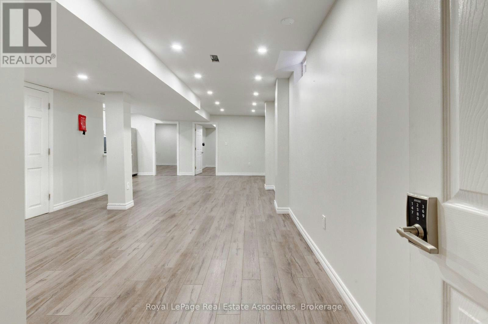 LOWER-41 Greenview Circle, Vaughan, ON, L6A 0B5 - 7