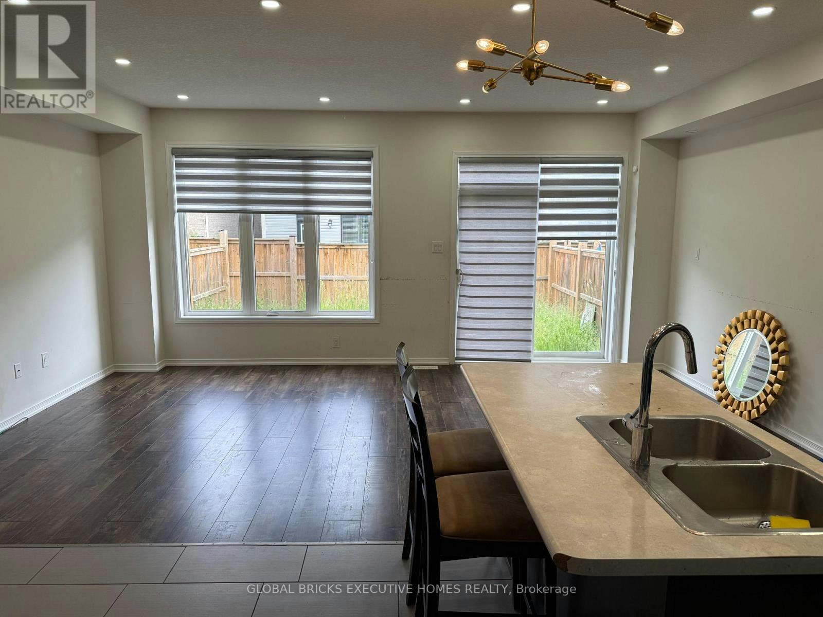 8080 Blue Ash Lane, Niagara Falls, ON, L2H 2Y6 - 8