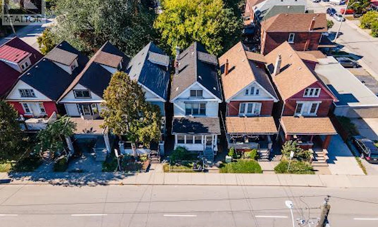 35 Sherman Avenue N