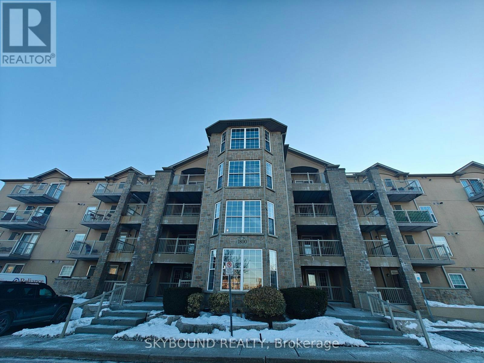 206-1800 Walker's Line, Burlington, ON, L7M 4V2
