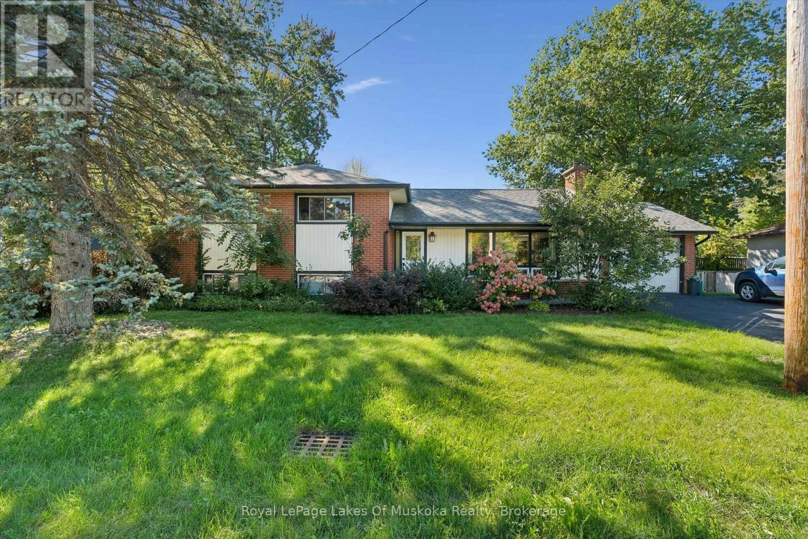 135 Muskoka Beach Road, Gravenhurst, ON, P1P 1B6