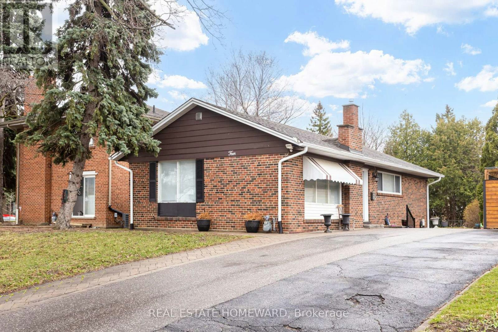 4 Moorecroft Crescent, Toronto, ON, M1K 3V1