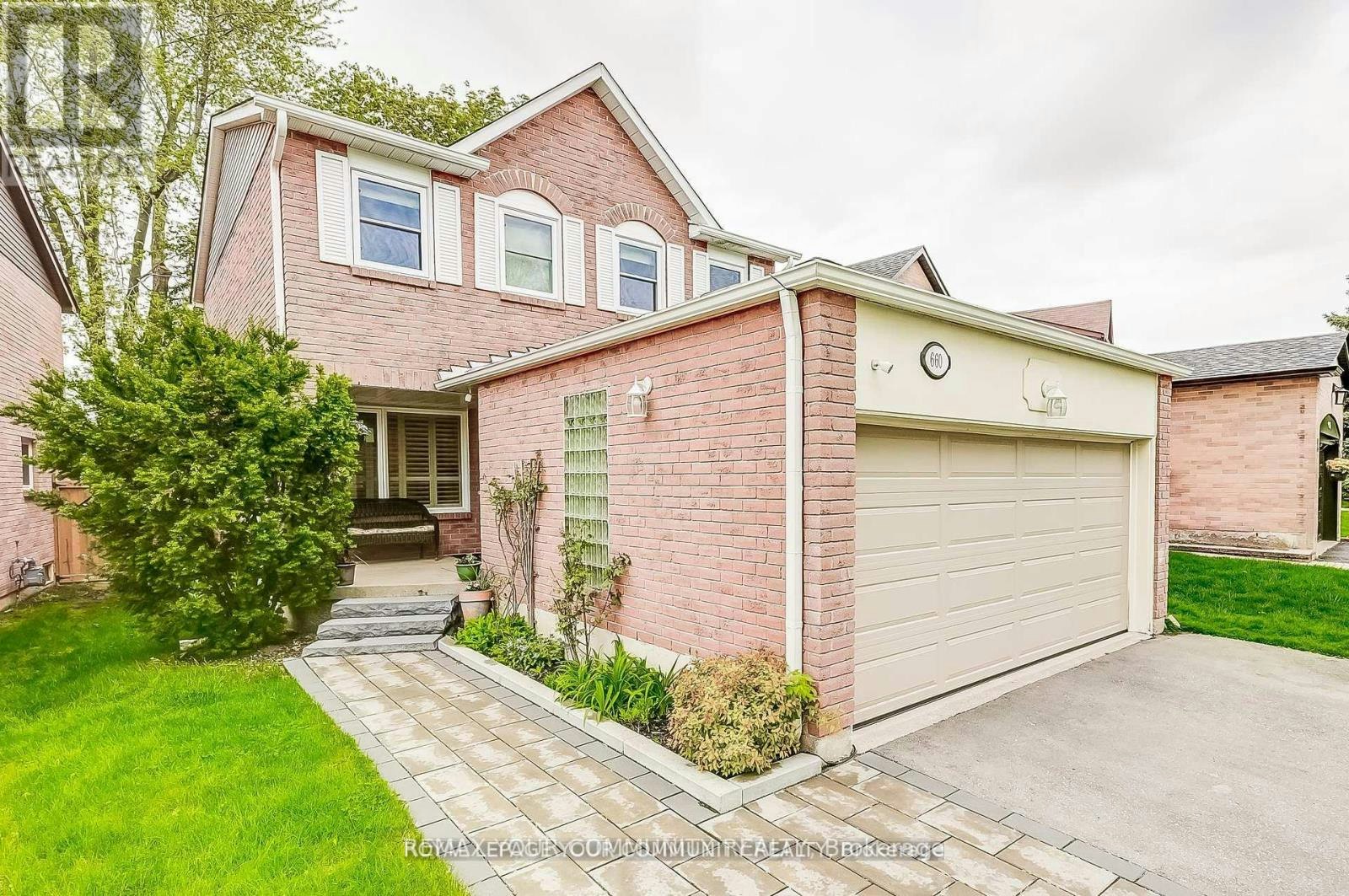 660 Foxwood Trail, Pickering, ON, L1V 3X8