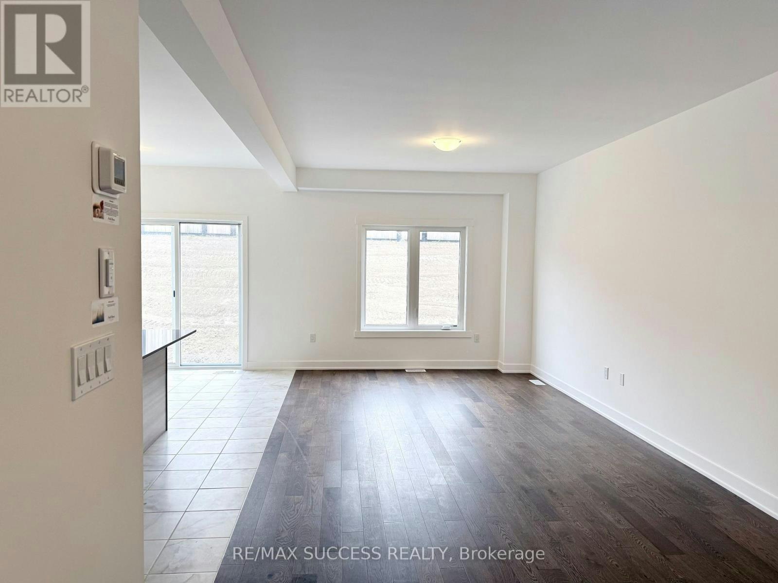 95 Flan Boulevard, Barrie, ON, L9J 0E1 - 4