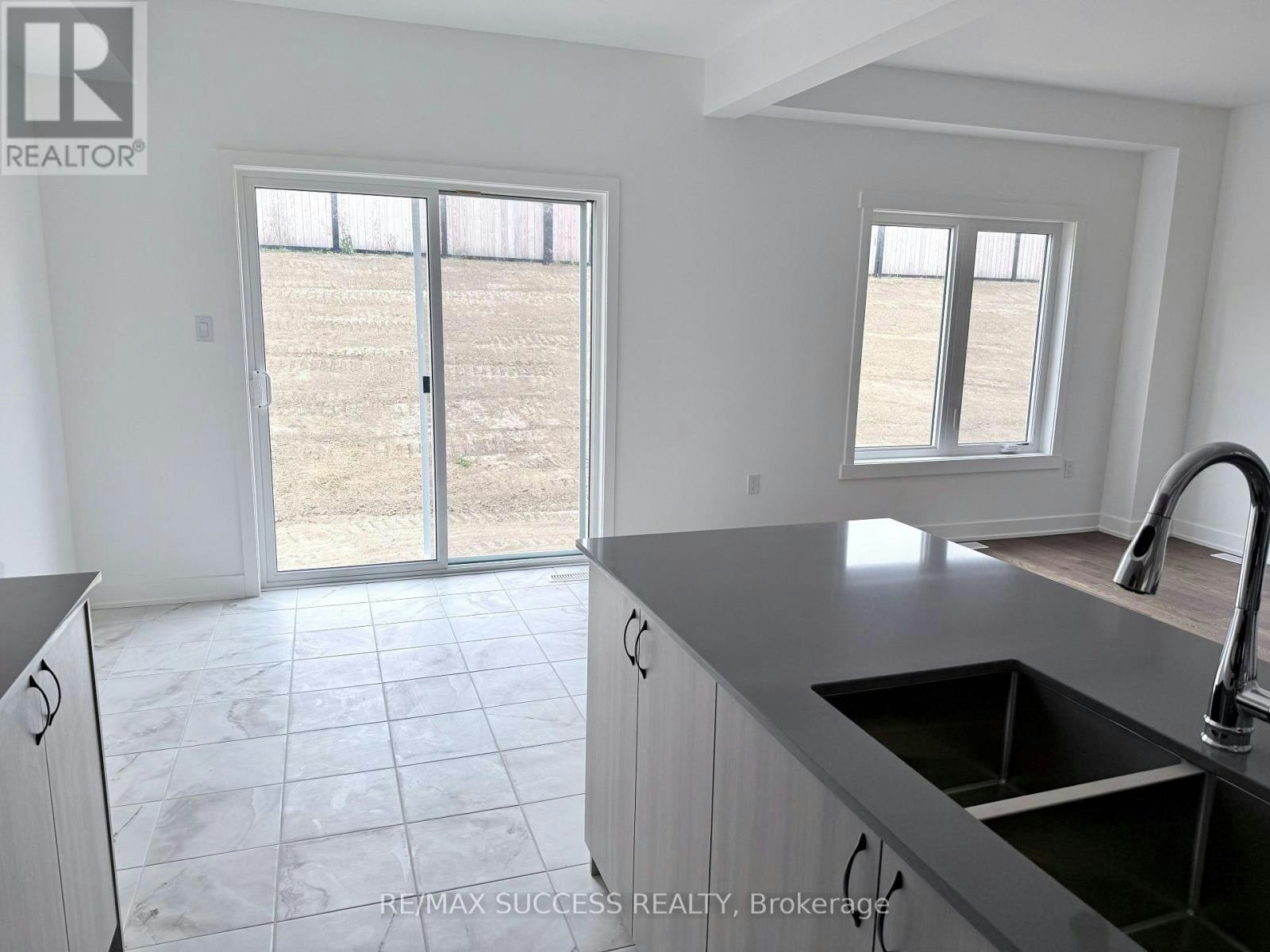 95 Flan Boulevard, Barrie, ON, L9J 0E1 - 5