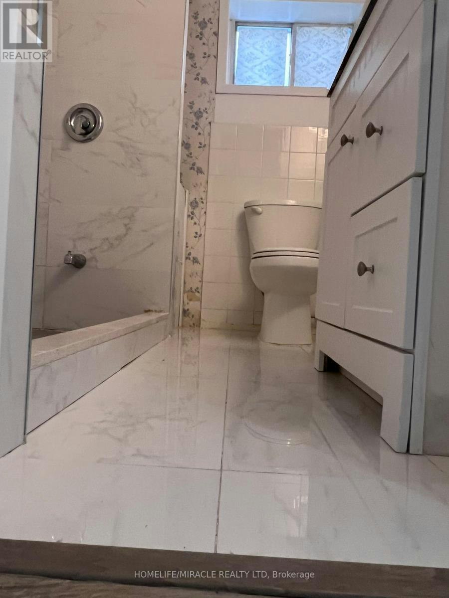 51 Oakworth Crescent, Toronto, ON, M1K 3T7 - 5