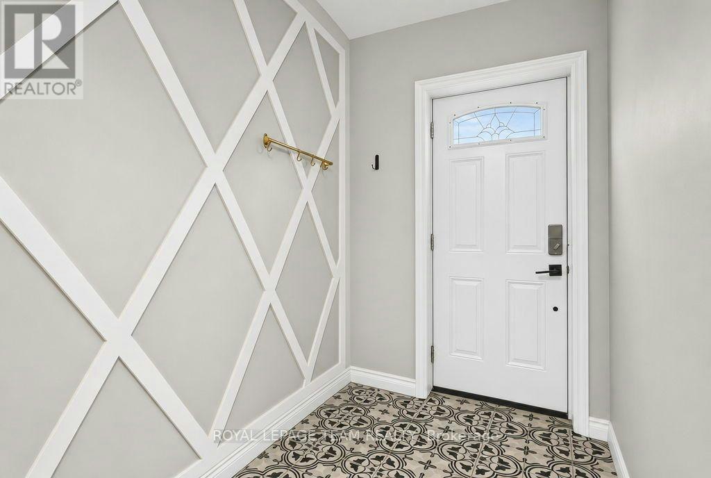 353 Arlington Avenue, Ottawa, ON, K1R 6Z2 - 2