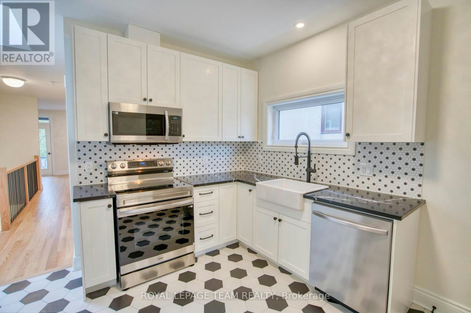 2-238 Bruyere Street, Ottawa, ON, K1N 5E3 - 4