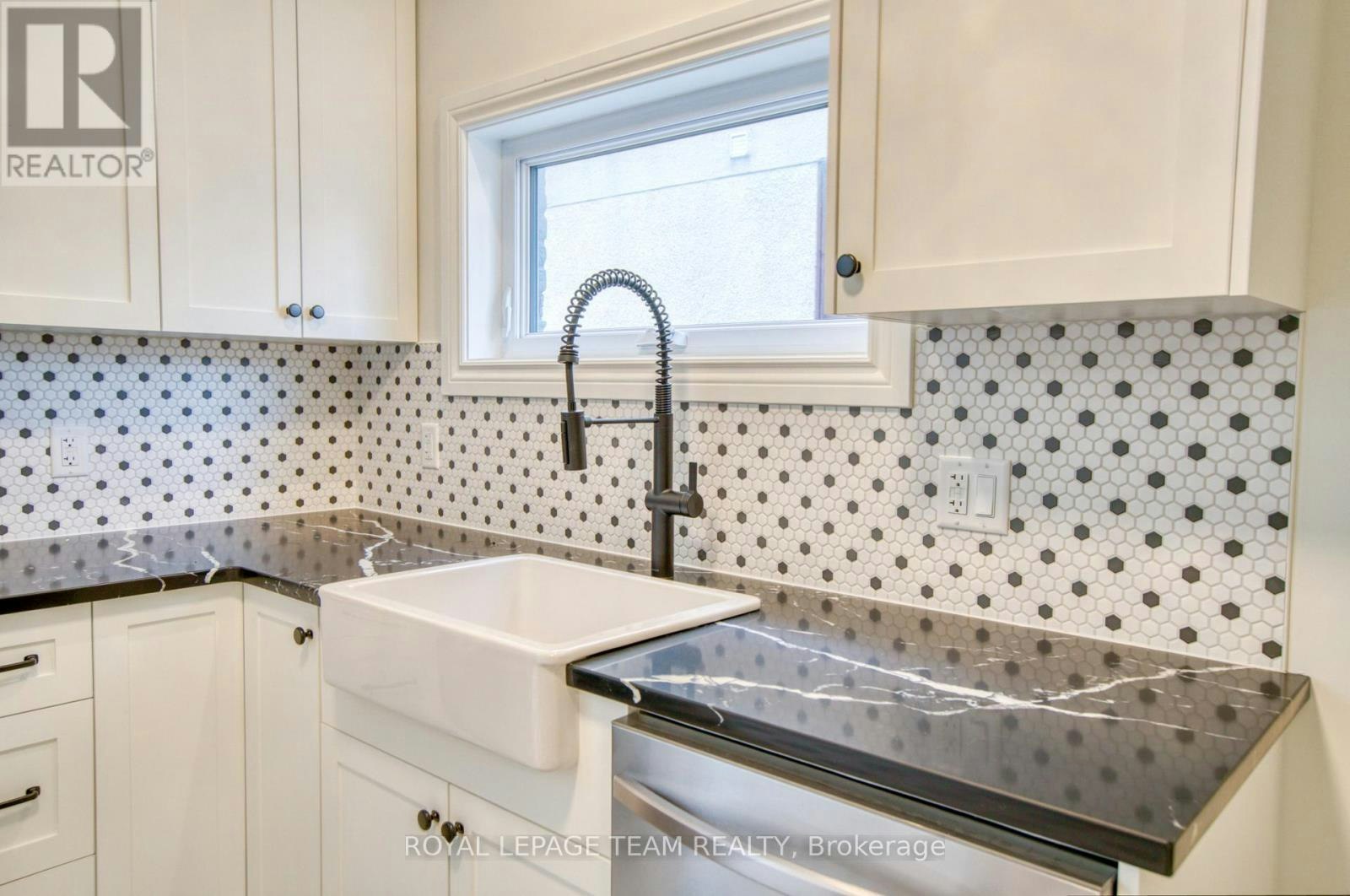 2-238 Bruyere Street, Ottawa, ON, K1N 5E3 - 5
