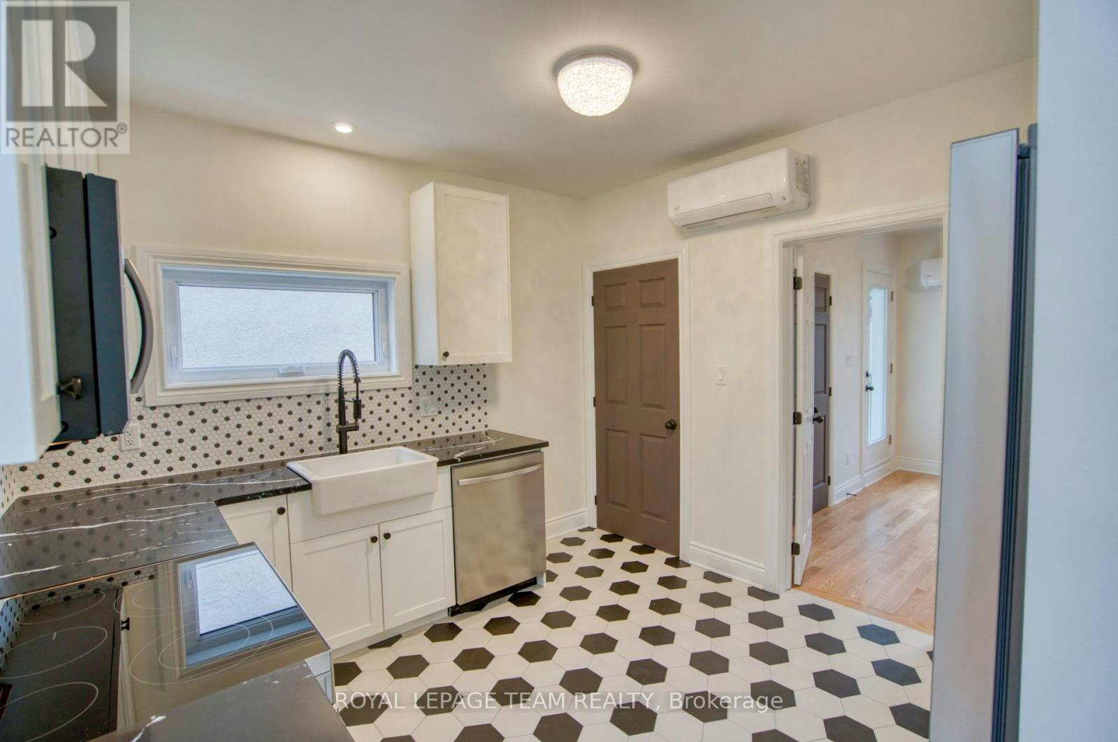 2-238 Bruyere Street, Ottawa, ON, K1N 5E3 - 3