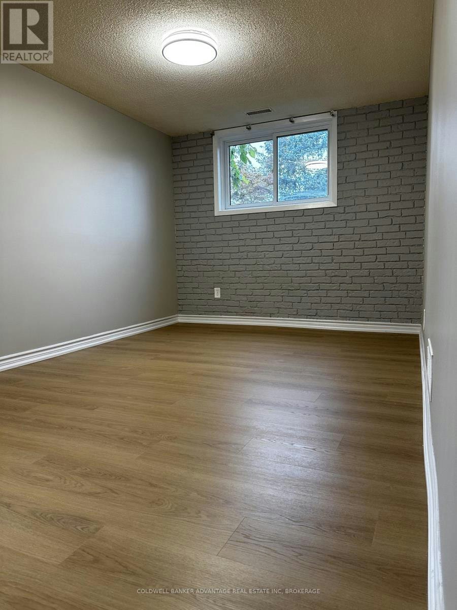 23 Fairlawn Crescent, Welland, ON, L3C 5Z2 - 12