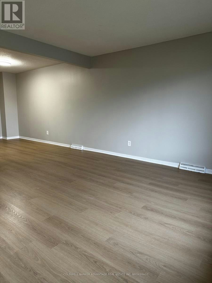 23 Fairlawn Crescent, Welland, ON, L3C 5Z2 - 4
