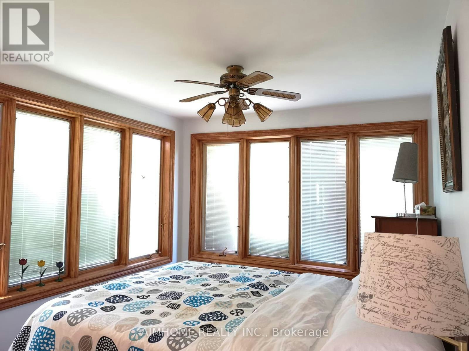 1-19 Shoreline Place, Georgina, ON, L4P 1L3