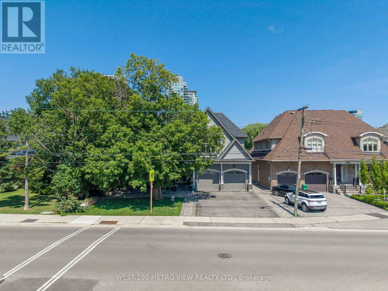 3495 Joan Drive, Mississauga, ON, L5B 1T7 2