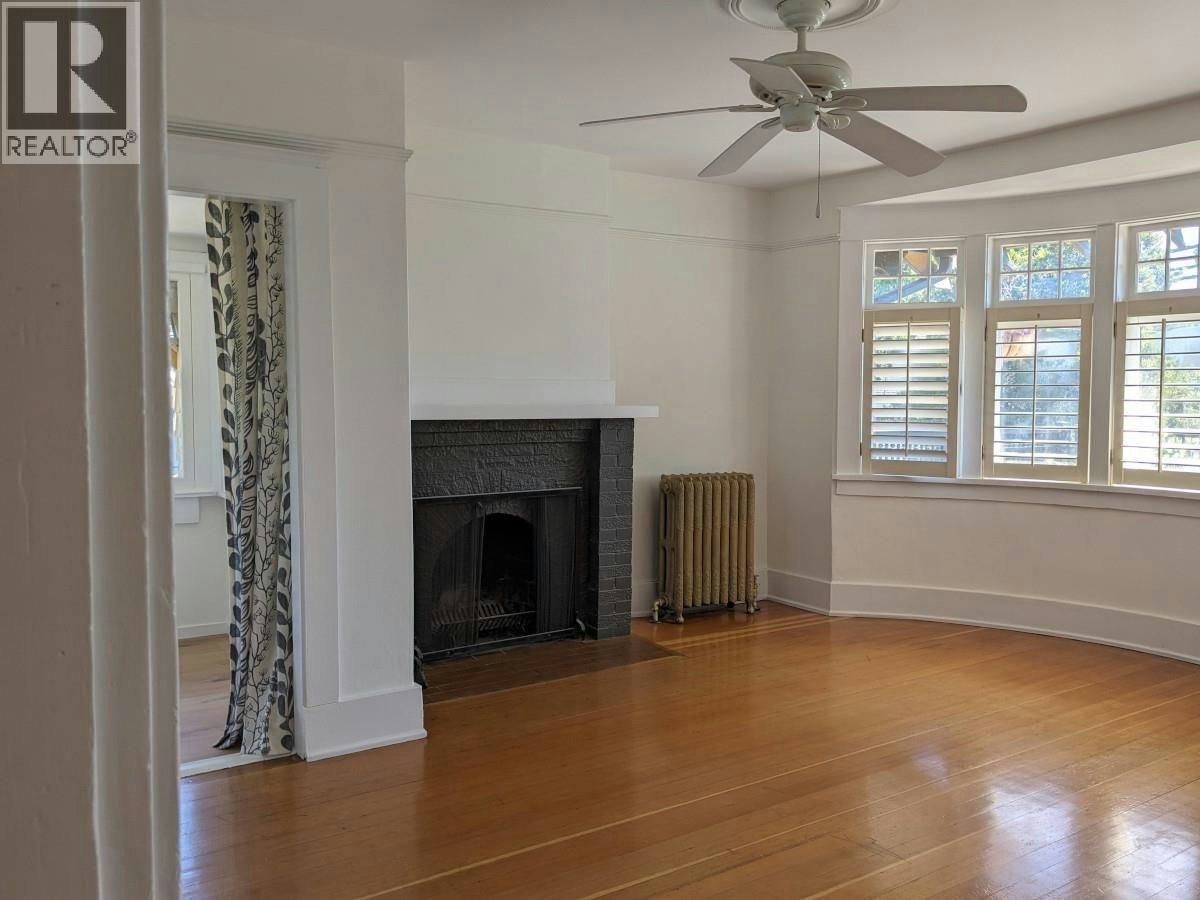 Upper 1-1631 Dunbar Street, Vancouver, BC, V6R 3L7 - 3
