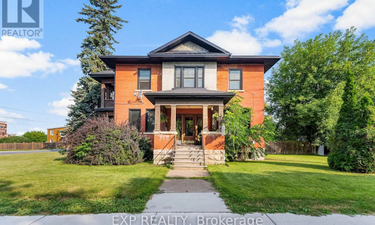 48 Hall Avenue E