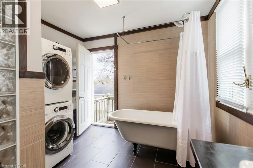 60 Lake Avenue Drive, Hamilton, ON, L8G 3N3 - 18