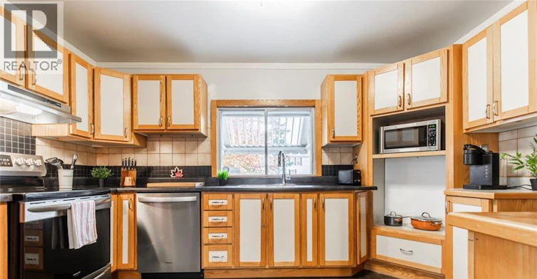 60 Lake Avenue Drive, Hamilton, ON, L8G 3N3 - 10