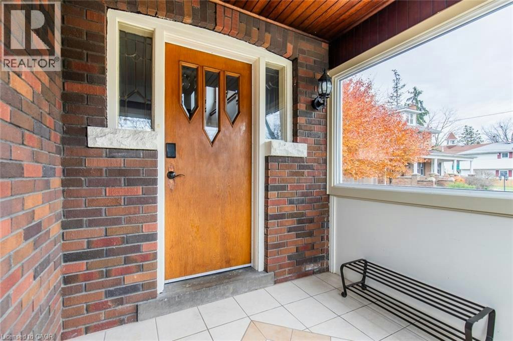 60 Lake Avenue Drive, Hamilton, ON, L8G 3N3 - 2