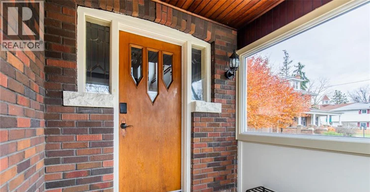 60 Lake Avenue Drive, Hamilton, ON, L8G 3N3 - 2