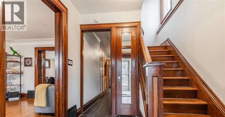 60 Lake Avenue Drive, Hamilton, ON, L8G 3N3 - 4
