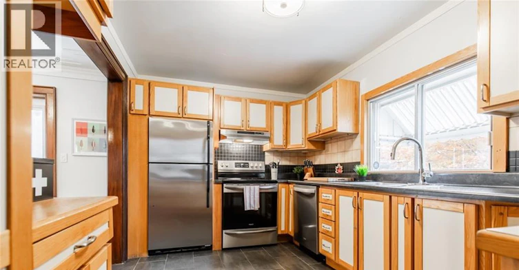 60 Lake Avenue Drive, Hamilton, ON, L8G 3N3 - 9