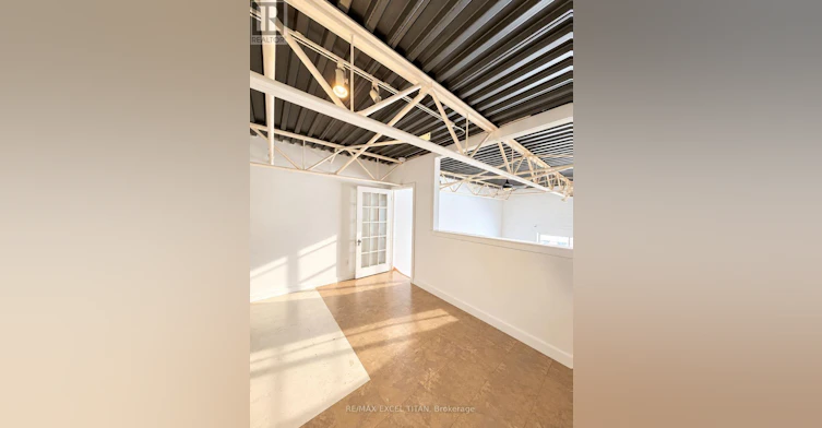 213-227 Sterling Road E, Toronto, ON, M6P 3L4 - 16