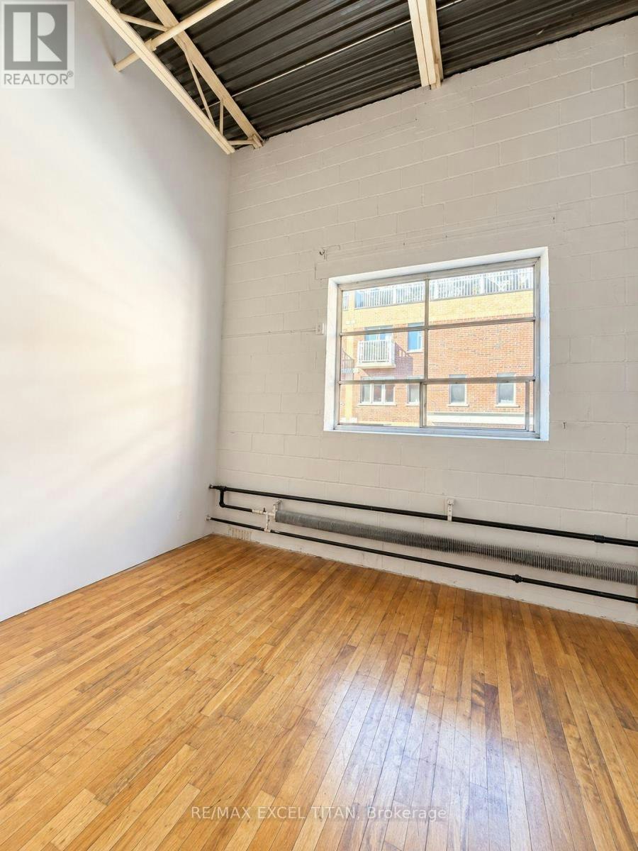 213-227 Sterling Road E, Toronto, ON, M6P 3L4 - 12