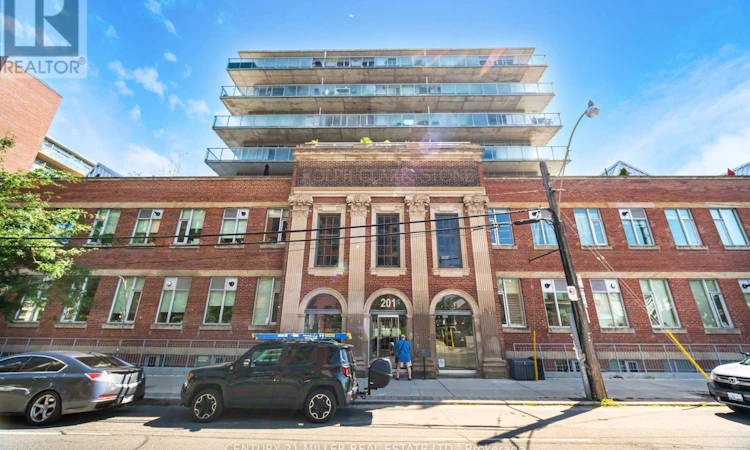 123-201 Carlaw Avenue