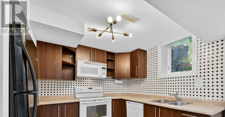 23 Blair Crescent, Barrie, ON, L4M 5Y7 - 9
