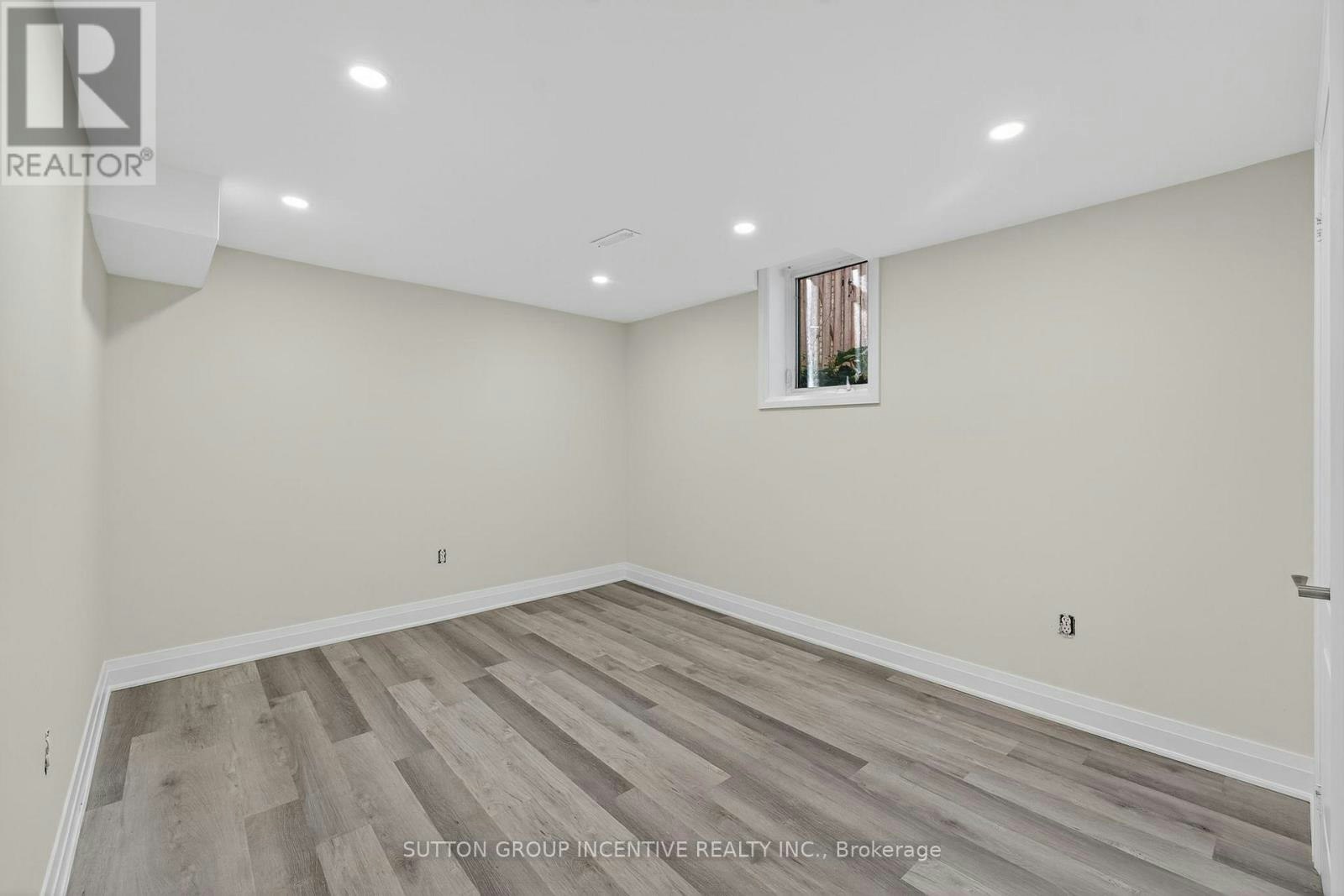 23 Blair Crescent, Barrie, ON, L4M 5Y7 - 13