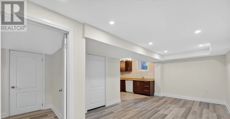 23 Blair Crescent, Barrie, ON, L4M 5Y7 - 3