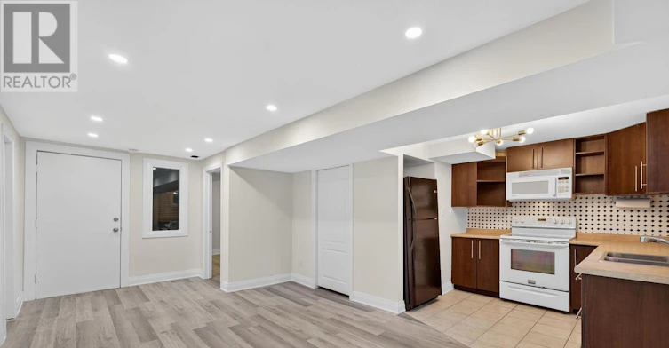 23 Blair Crescent, Barrie, ON, L4M 5Y7 - 6