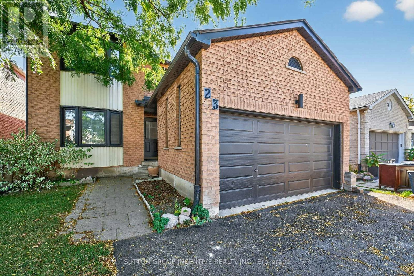 23 Blair Crescent, Barrie, ON, L4M 5Y7 - 2