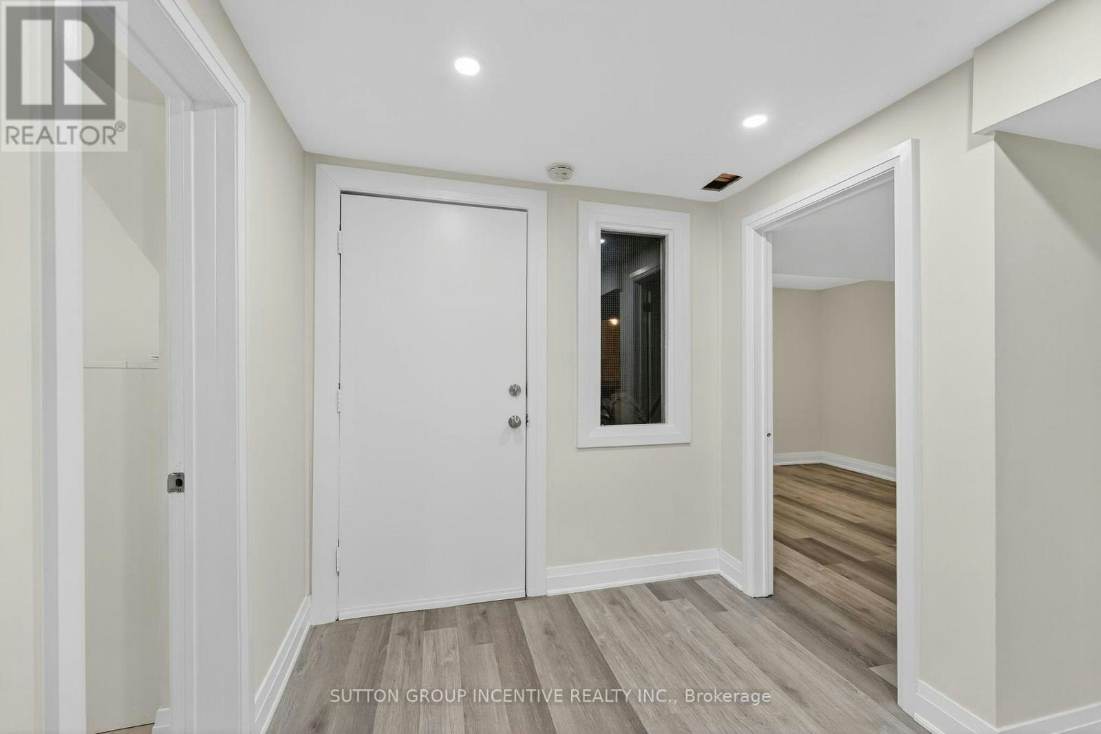 23 Blair Crescent, Barrie, ON, L4M 5Y7 - 4