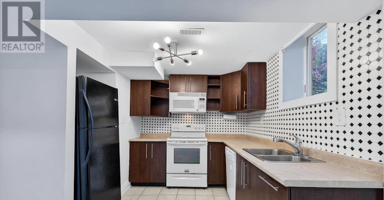 23 Blair Crescent, Barrie, ON, L4M 5Y7 - 8