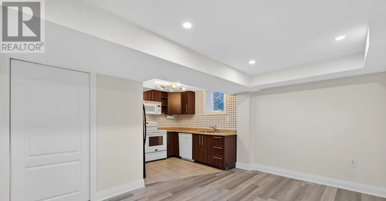 23 Blair Crescent, Barrie, ON, L4M 5Y7 - 5