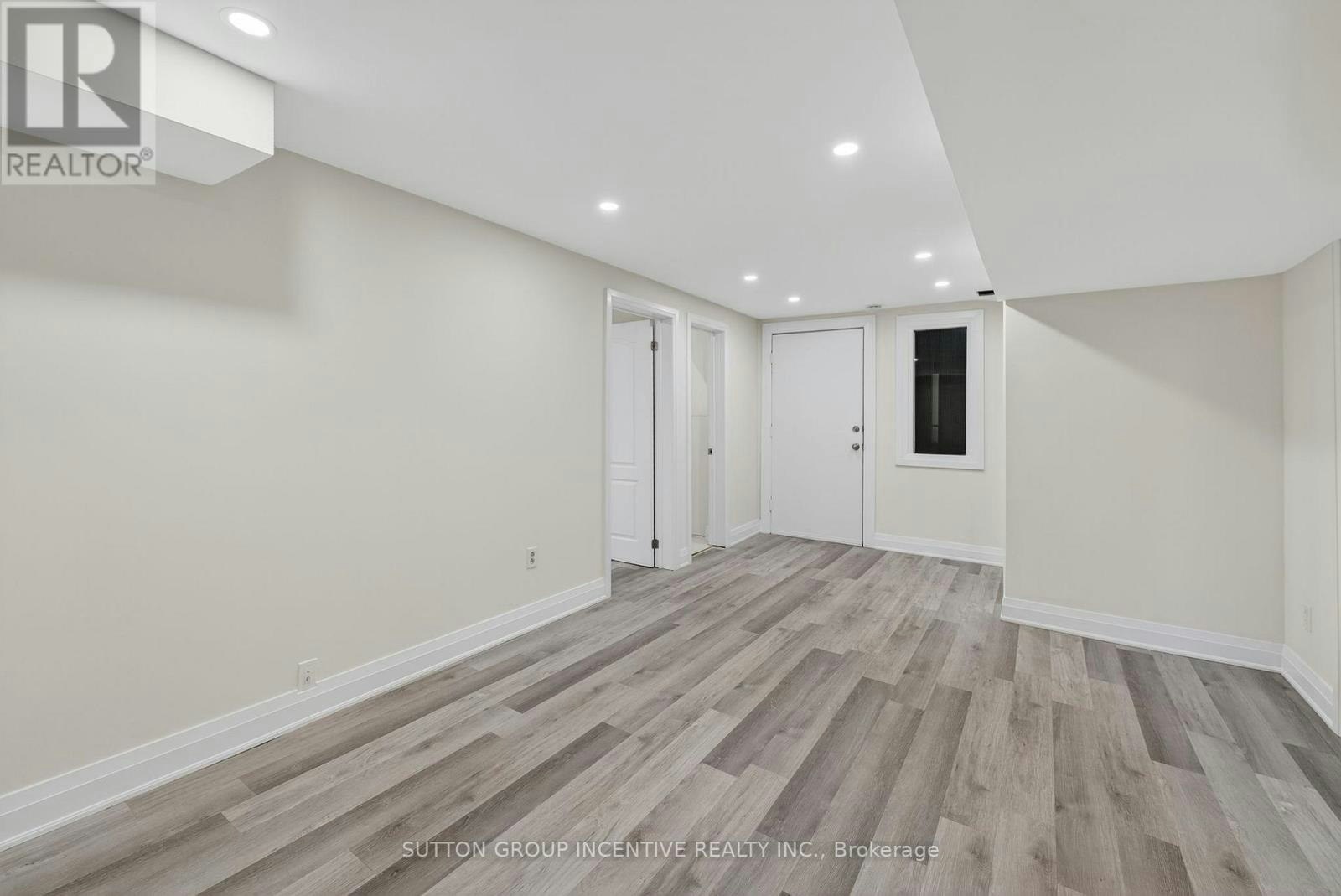 23 Blair Crescent, Barrie, ON, L4M 5Y7 - 7