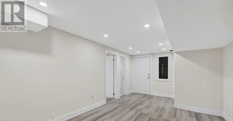 23 Blair Crescent, Barrie, ON, L4M 5Y7 - 7