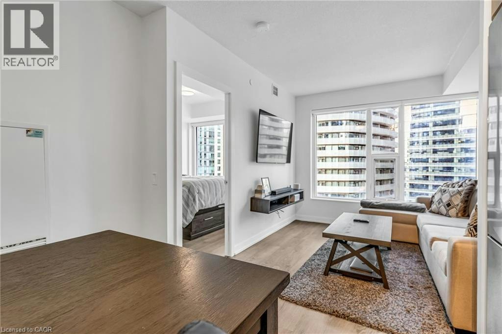 2713-10 York Street, Toronto, ON, M5J 0E1 - 17