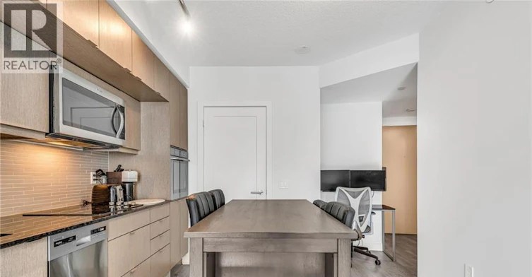 2713-10 York Street, Toronto, ON, M5J 0E1 - 8