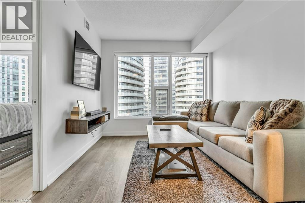 2713-10 York Street, Toronto, ON, M5J 0E1 - 18