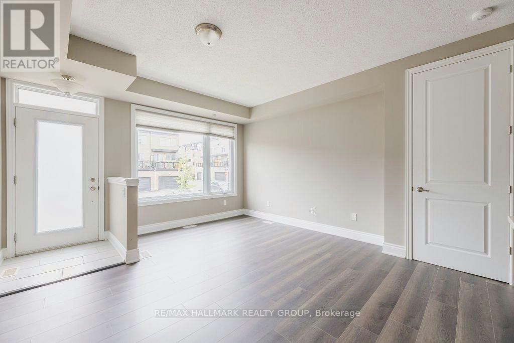 535 Ozawa Private, Ottawa, ON, K1K 4Z8 - 4